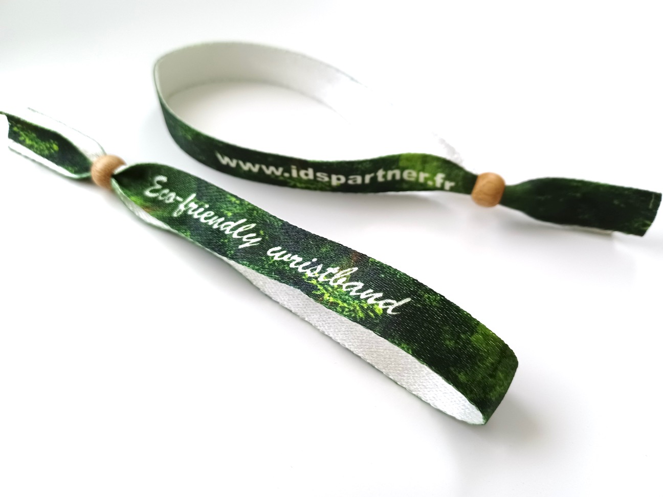 RPET wristband with reusable wooden ring